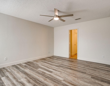 326 Pecos Drive - Photo Thumbnail 22