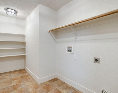 326 Pecos Drive - Photo Thumbnail 15
