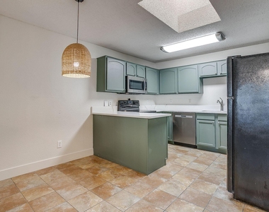 326 Pecos Drive - Photo Thumbnail 8