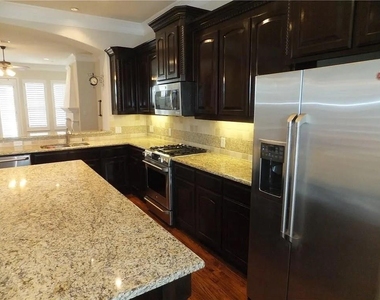4241 Haskell Drive - Photo Thumbnail 7