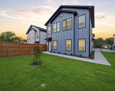310 E 7th Street - Photo Thumbnail 3