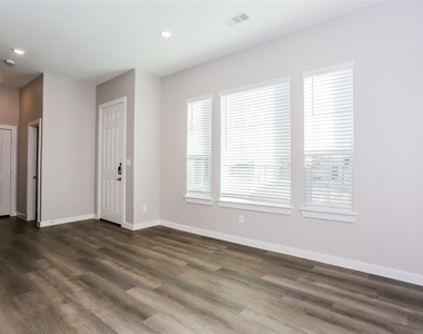 854 Summer Plum Way - Photo Thumbnail 5