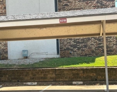 821 W Harwood Road - Photo Thumbnail 17