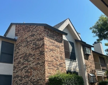 821 W Harwood Road - Photo Thumbnail 19