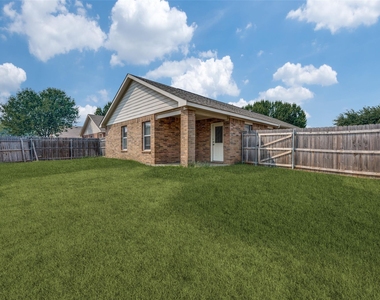 1105 Cottonwood Drive - Photo Thumbnail 11