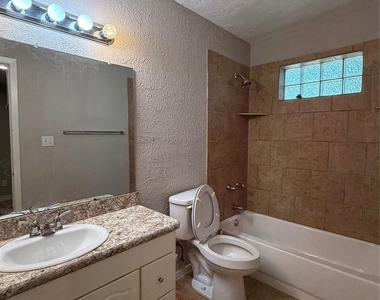 1621 Gill Street - Photo Thumbnail 7