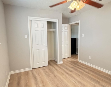 1621 Gill Street - Photo Thumbnail 8