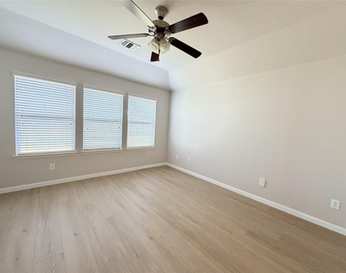 4505 Elderberry Street - Photo Thumbnail 18