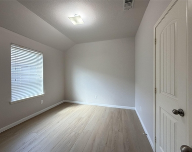 4505 Elderberry Street - Photo Thumbnail 5