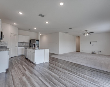 767 Camden Drive - Photo Thumbnail 16