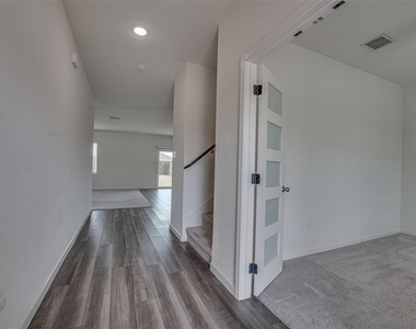 767 Camden Drive - Photo Thumbnail 10
