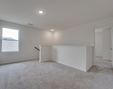 767 Camden Drive - Photo Thumbnail 7
