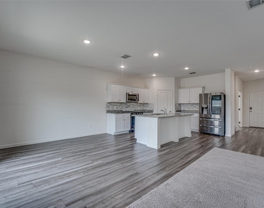 767 Camden Drive - Photo Thumbnail 14