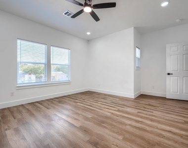 3323 Howard Street - Photo Thumbnail 25