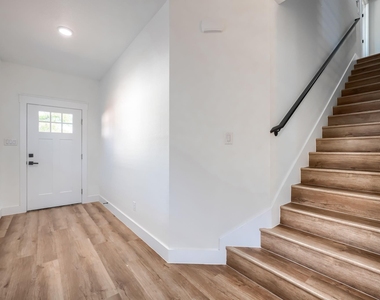 3323 Howard Street - Photo Thumbnail 16