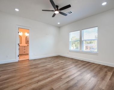 3323 Howard Street - Photo Thumbnail 23