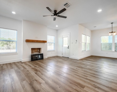 3323 Howard Street - Photo Thumbnail 10