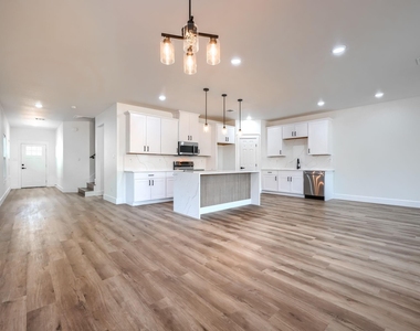 3323 Howard Street - Photo Thumbnail 4