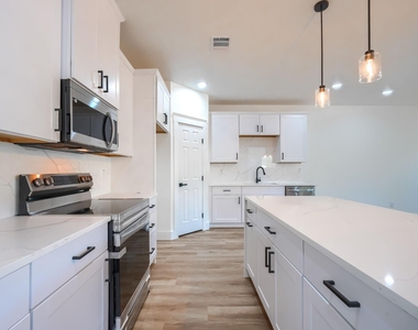 3323 Howard Street - Photo Thumbnail 6