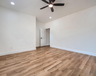 3323 Howard Street - Photo Thumbnail 24
