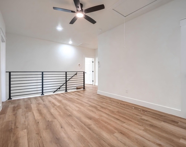 3323 Howard Street - Photo Thumbnail 18