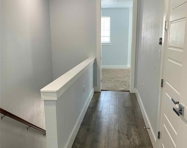 203 S Village Way - Photo Thumbnail 21