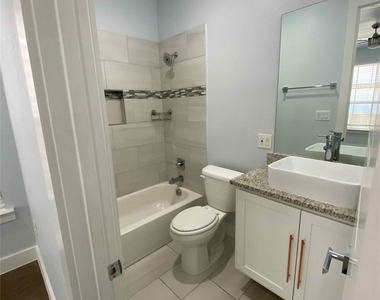 203 S Village Way - Photo Thumbnail 3
