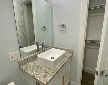 203 S Village Way - Photo Thumbnail 4