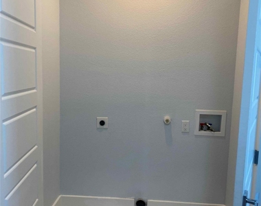 203 S Village Way - Photo Thumbnail 22