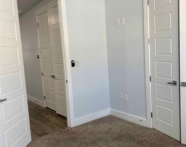 203 S Village Way - Photo Thumbnail 18