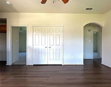 130 Sunburst Court - Photo Thumbnail 5