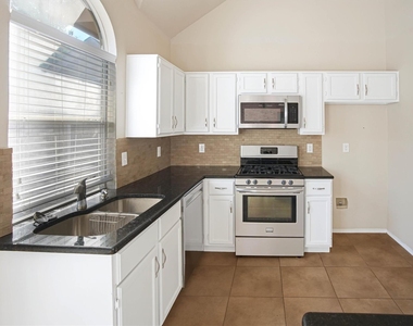 2508 Lakeshore Drive - Photo Thumbnail 12
