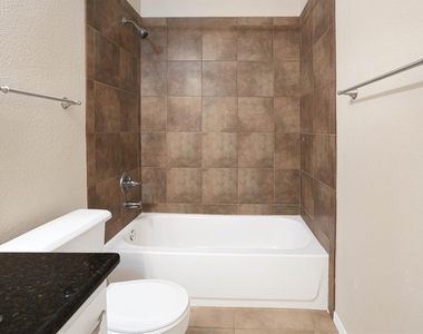 2508 Lakeshore Drive - Photo Thumbnail 26