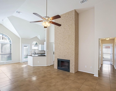 2508 Lakeshore Drive - Photo Thumbnail 2