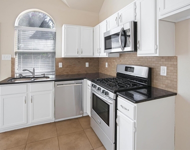 2508 Lakeshore Drive - Photo Thumbnail 16
