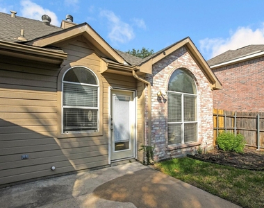 2508 Lakeshore Drive - Photo Thumbnail 36