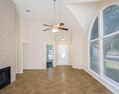 2508 Lakeshore Drive - Photo Thumbnail 3