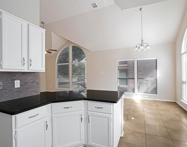 2508 Lakeshore Drive - Photo Thumbnail 14