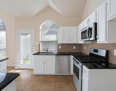 2508 Lakeshore Drive - Photo Thumbnail 15