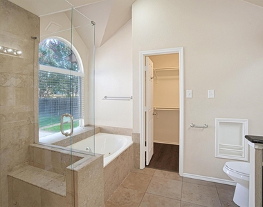 2508 Lakeshore Drive - Photo Thumbnail 19