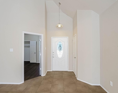 2508 Lakeshore Drive - Photo Thumbnail 6