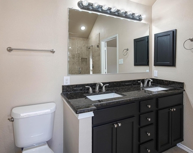 2508 Lakeshore Drive - Photo Thumbnail 22