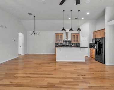 9129 Cottonwood Village Drive - Photo Thumbnail 2