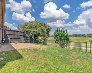9129 Cottonwood Village Drive - Photo Thumbnail 16
