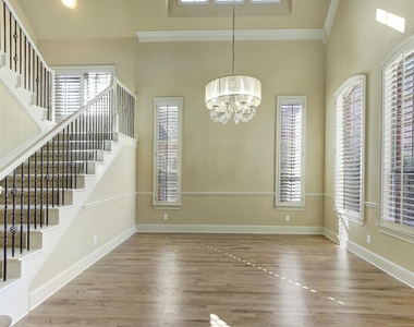 4804 Lofty Lane - Photo Thumbnail 2