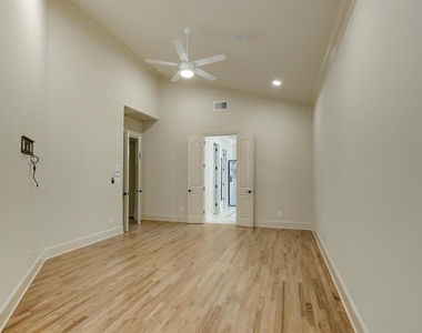 4804 Lofty Lane - Photo Thumbnail 9