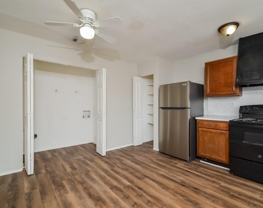 5702 Magnolia Lane - Photo Thumbnail 6