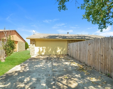 5702 Magnolia Lane - Photo Thumbnail 13