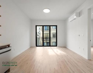 161 Lenox Road - Photo Thumbnail 6