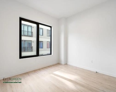 161 Lenox Road - Photo Thumbnail 2